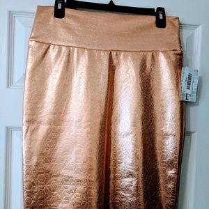Rose Gold Fabulousness!! NWT LulaRoe Cassie Sz L!!